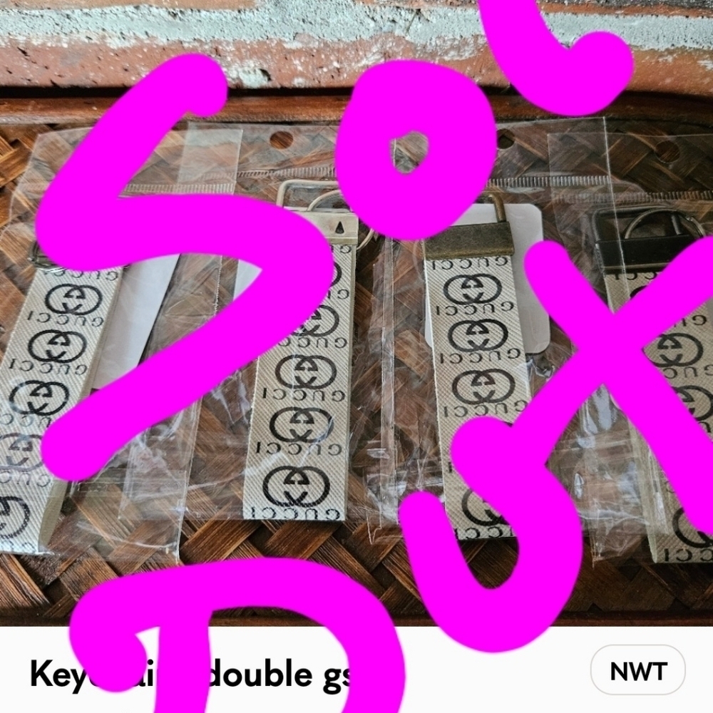 Keychains double gs